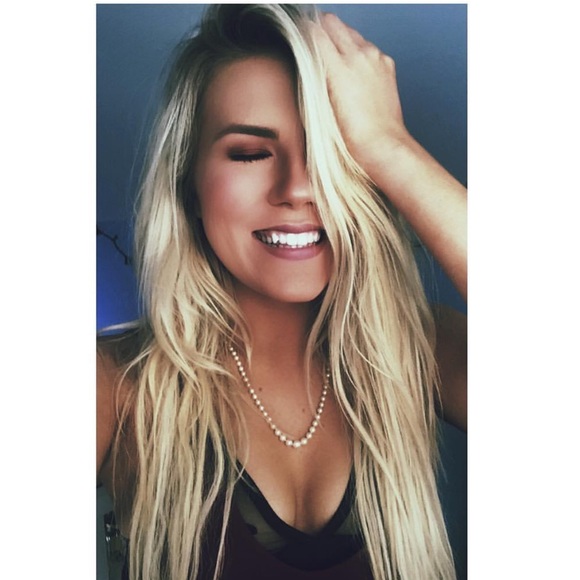 Meet your Posher, Carly - Picture 1 of 1